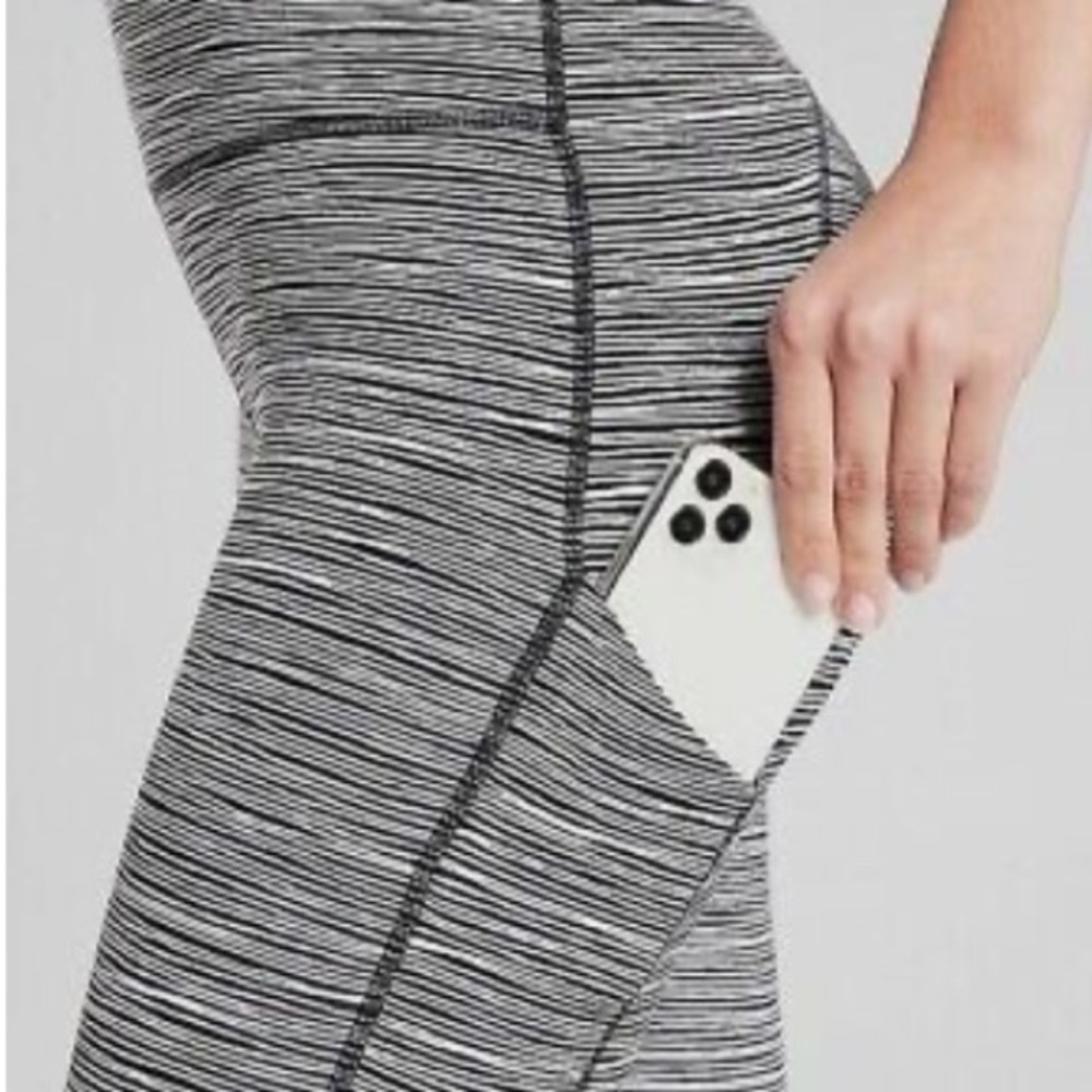 Athleta Women’s Ultimate Linear Lines Capri Leggings Black/White | Small - Picture 3 of 10